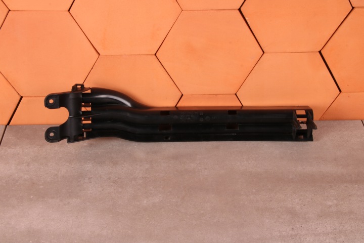BMW F06 F10 F11 F25 F26 Blende Abdeckung MASKOWNICA WIAZKI PRZEWODOW DES MOTORS 7583755