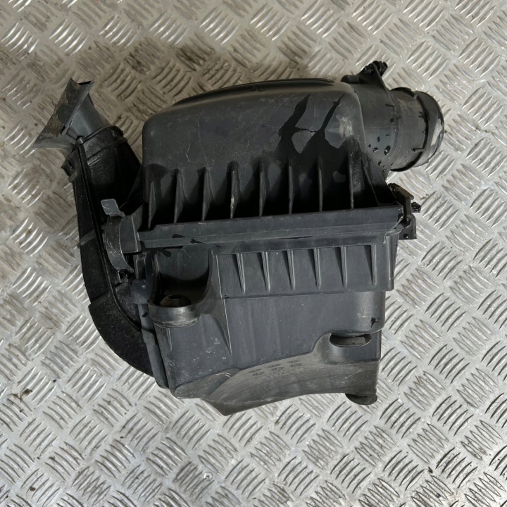 obal filtru vzduchový JEEP GRAND CHEROKEE WK2