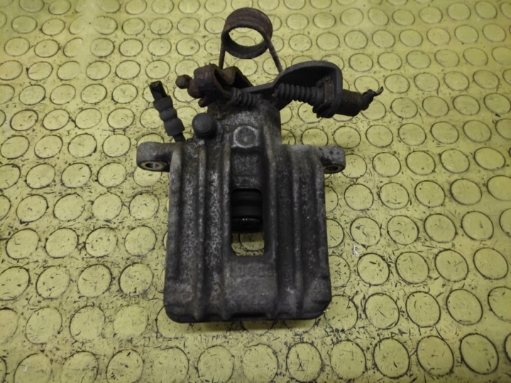 AUDI A4 B6 1.9 TDI Bremssattel Bremse Sattel Brems- links heck