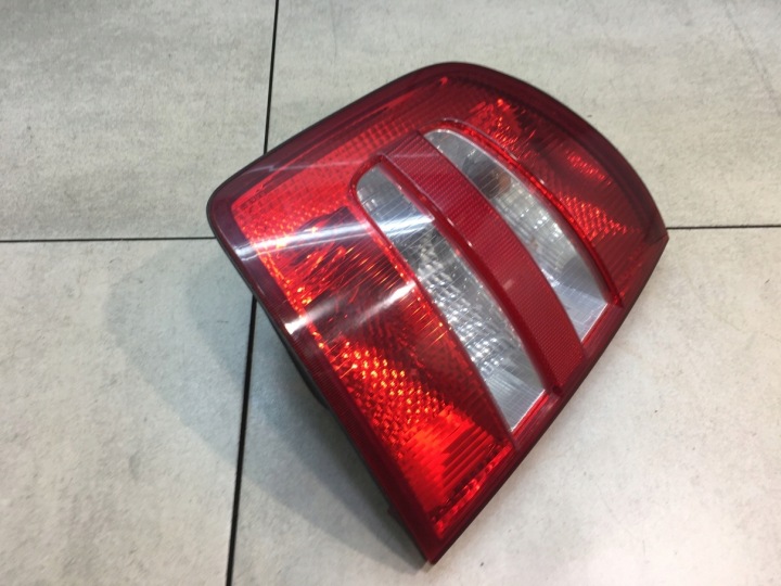 Licht links heck SKODA FABIA und KOMBI 6Y9945111B