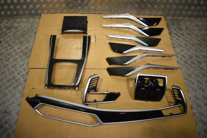 DECORY LED PIANO BMW X7 G07 6 OSOB 1