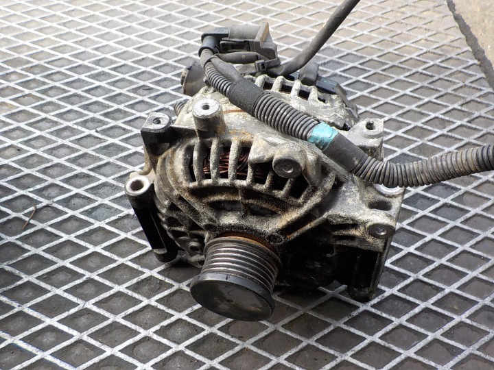 MERCEDES-BENZ class C (W203) 2.2 CDI original alternator A0141540702 0124625045