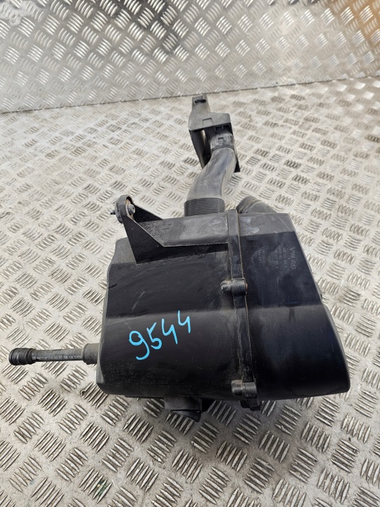 Volkswagen OE 6R0129607C cover of a filter, air
