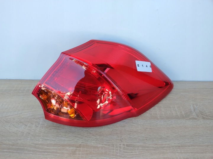 KIA CEED 2 II HB 12-16 ROK right light W fender rear part NOWKA 92402-A20 E146