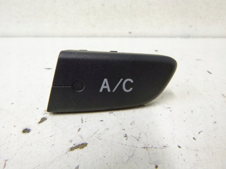 BOUTON INTERRUPTEUR CLIMATISATEUR AIR CONDITIONNÉ TOYOTA AYGO LIFT 2010R.