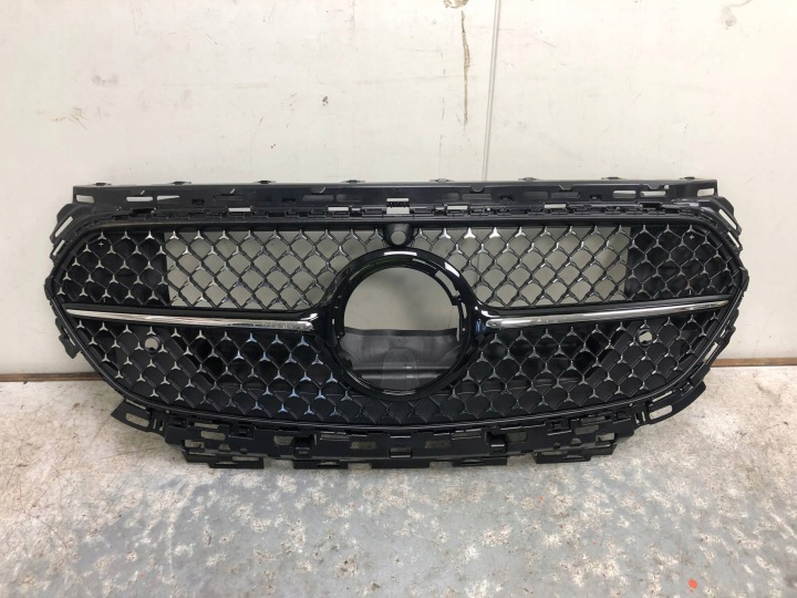 Grille Grille/masque MERCEDES W214 AMG A2148850700