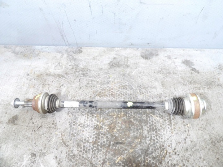 SKODA SUPERB IV 4 KOMBI 2.0TSI Semiasse Destro posteriore 3Q0501204B