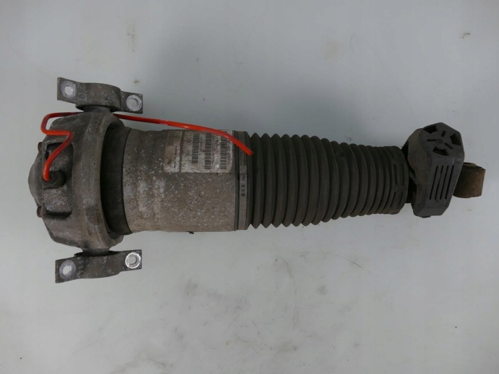 AUDI Q7 4L shock absorber PNEUMATYCZNY POWIETRZNY MIECH left rear part