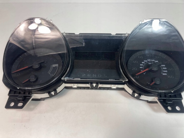 Ford Mustang VI quadro strumenti TACHIMETRO contagiri PREDKOSCIOMIRZ FR33-10849-AF