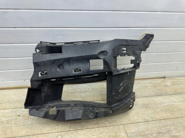 Stütze Halter der Stoßstange links BMW 6 GT G32 8069713 M PAKIET