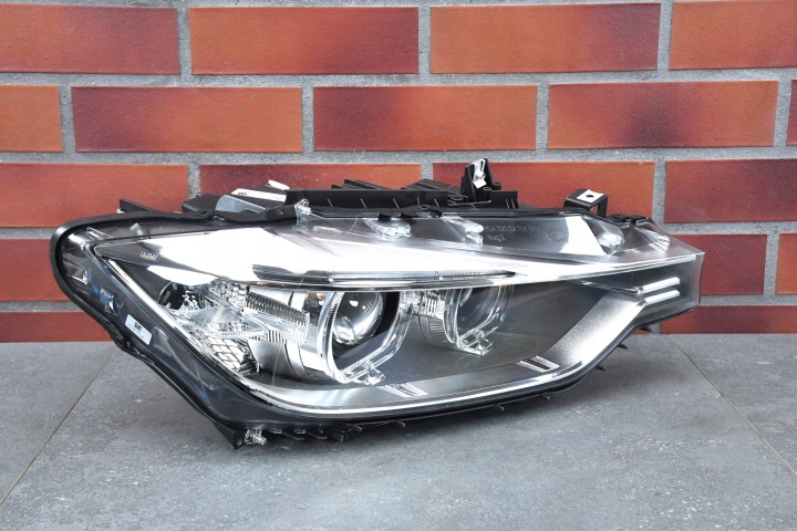 Licht rechts vorne vorne BMW 3 F30 F31 XENON Original 7314532 0km!!