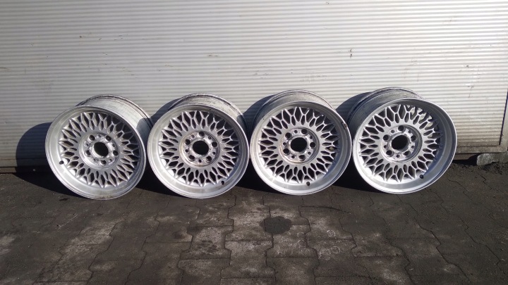 CERCHI 15” di alluminio KOMPLET BMW E34 KBA42022 1180991 5 X 120 ET 19 7J