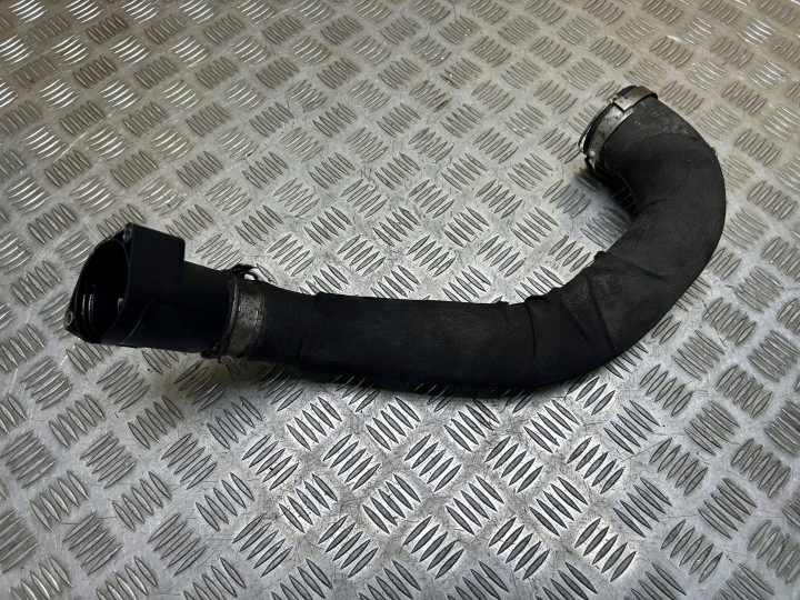 hose of the intercooler Audi A5 Sportback 2.0 TDI 2013 03L131111R