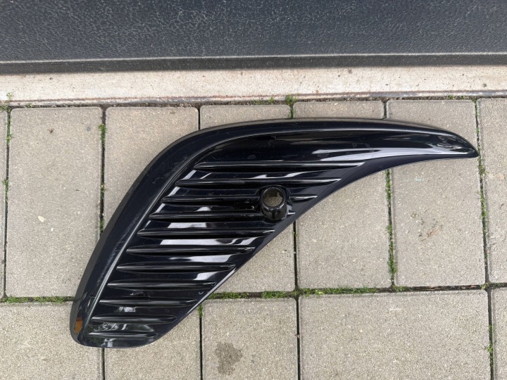 Mercedes GLA 247 LIFT 23- Lüftungsgitter rechts der Stoßstange vorne