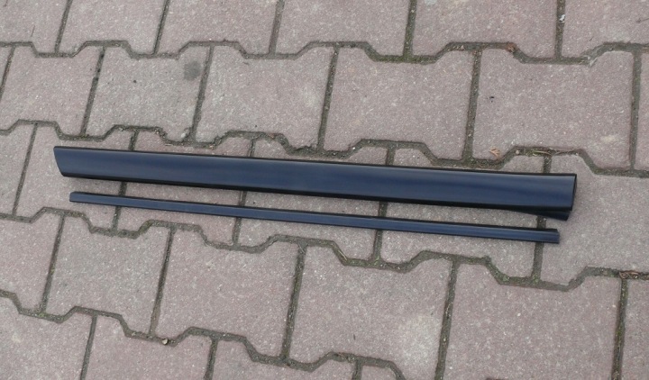 moulding lower door left rear part AUDI A8 D2 LIFT