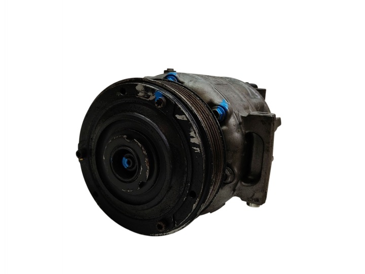 compressor of the air conditioning VW GOLF V PASSAT B6 TOURAN and EOS 1.6 8V 1K0820808F