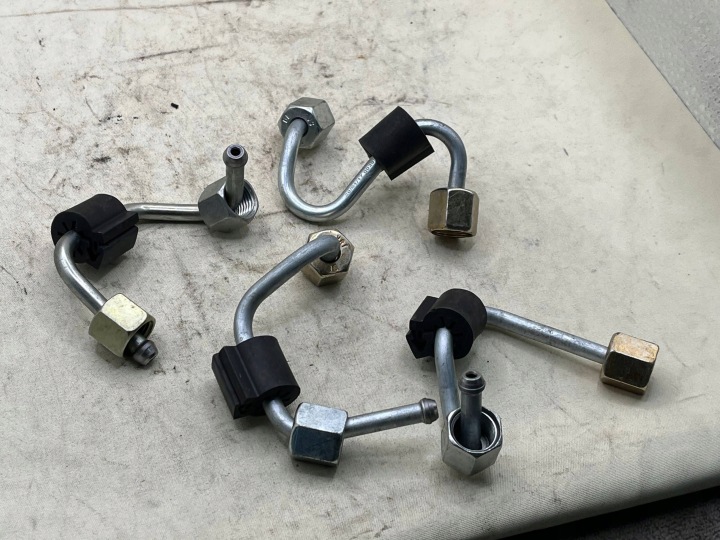 fuel line 03L130301AR AUDI Q2 81A 2.0 TDI KOMPLET 4 SZT !J