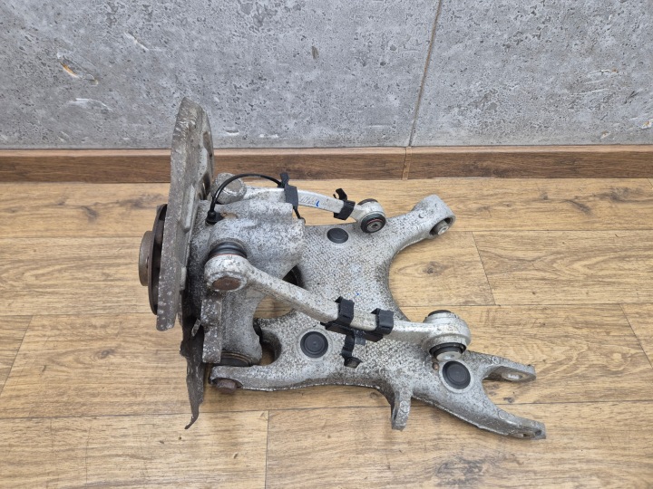 BMW M6 F12 F13 moyeau gauche arrière arrière Z bras 2284145 2284133 2284137