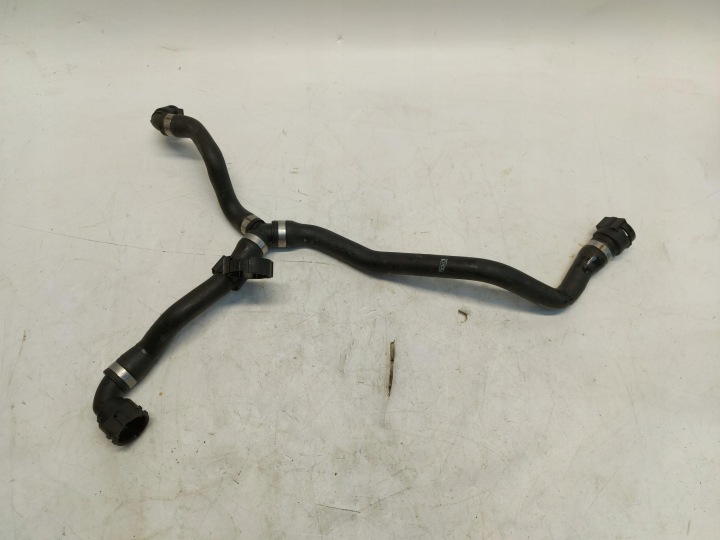 BMW 5 G60 530E x-drive Schlauch rohr des Wassers 9845116
