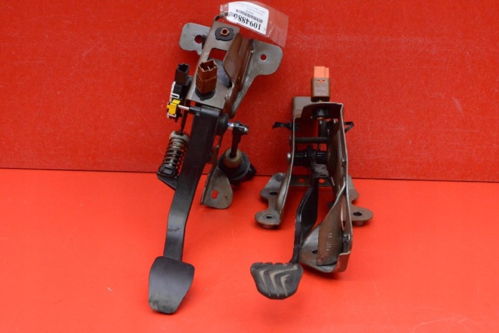 PEDAL pedale kvačilo kočnica 465038803R NISSAN QASHQAI 2 II J11 1.2 DIG-T