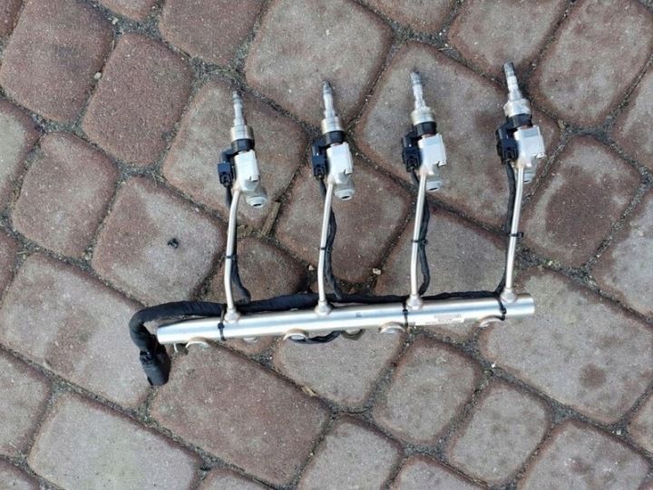 Einspritzdüse Einspritzdüse Pumpe-Düse-Einheit des Kraftstoffsbehälters 1.6T Opel Zafira C Insignia Astra J 55570723