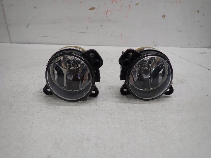 FEUX ANTIBROUILLARD DROITE VW T5 SKODA FABIA II NEUF ORIGINAL 7H0941700C