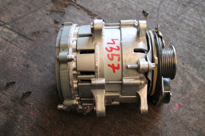 4357. alternator MERCEDES A0009000446