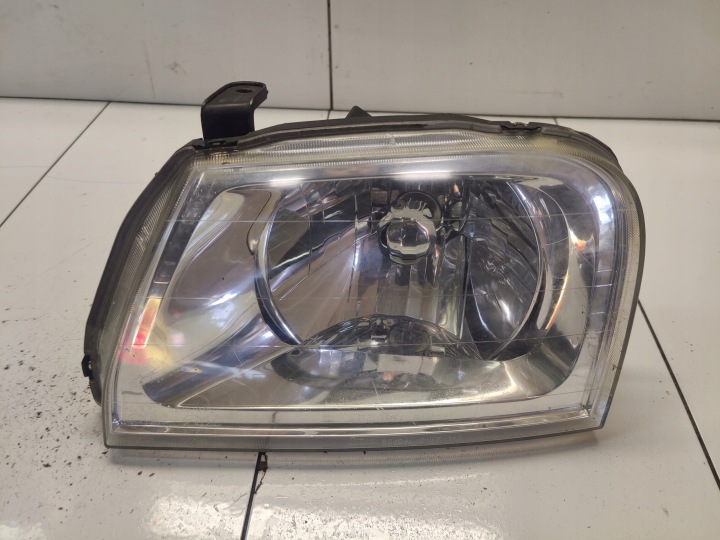 MITSUBISHI L200 light left left front front UK ANGLIA