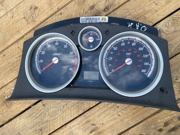 kilometar sat brzinomjer Opel Astra H ANGLIK 13267558