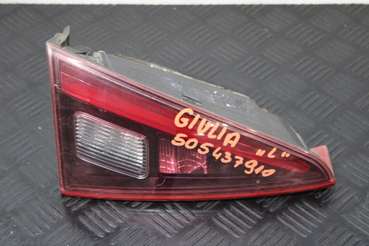 Feux phare du capot Gauche Arrière 505437910 ALFA ROMEO GIULIA