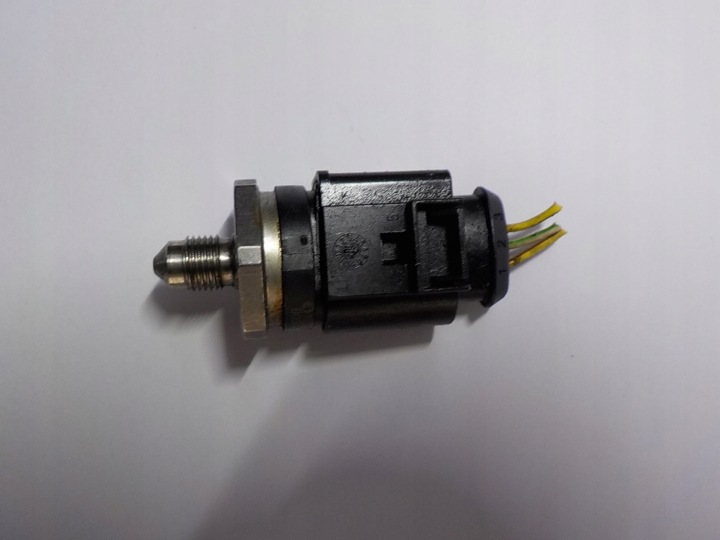 VOLKSWAGEN GOLF VII 1.8 2.0 TFSI ORG sensor of pressure of the fuel 06J906051F