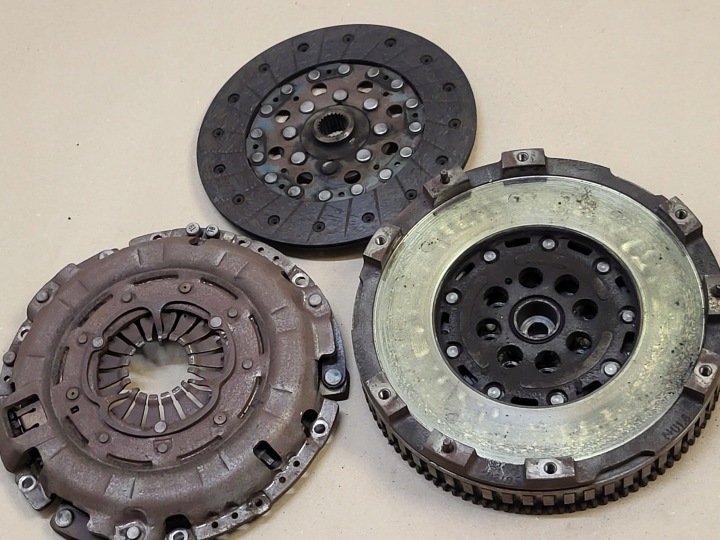 clutch wheel flywheel HYUNDAI TUCSON III 3 KIA SPORTAGE 1.6 CRDI original
