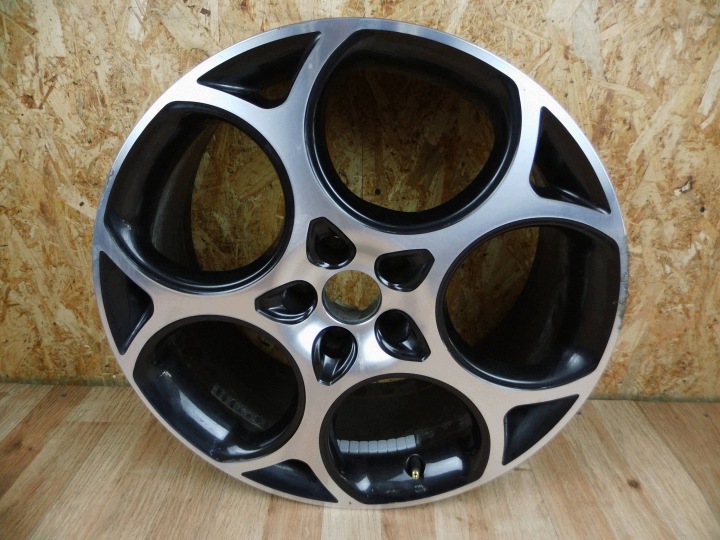 Alfa Romeo Tonale felni Alu 19