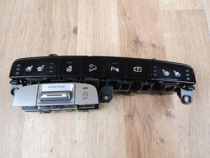 Hyundai Tucson IV panel switch grzania of the steering wheel wentylowania seats