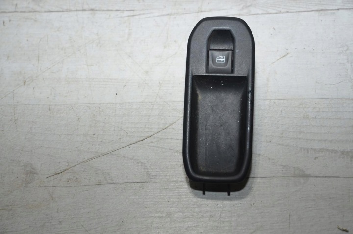 switch windows right front Dacia Duster II 20r