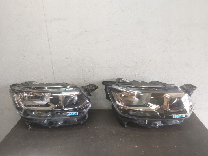 Licht vorne rechts CITROEN BERLINGO IV 4