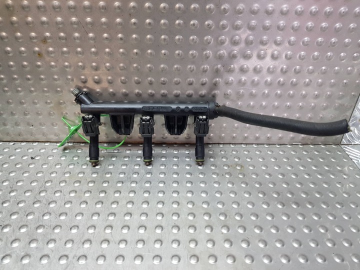 Kraftstoffverteiler Einspritzleiste Einspritzdüse 03D906031F FABIA und POLO IV 9N IBIZA III FOX 1.2 6V
