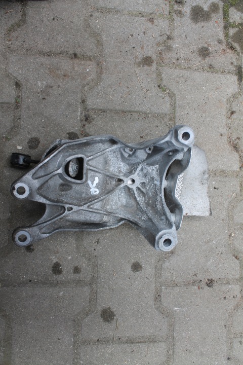 30. supporto Supporto motore staffa fissaggio 4M019987AL
