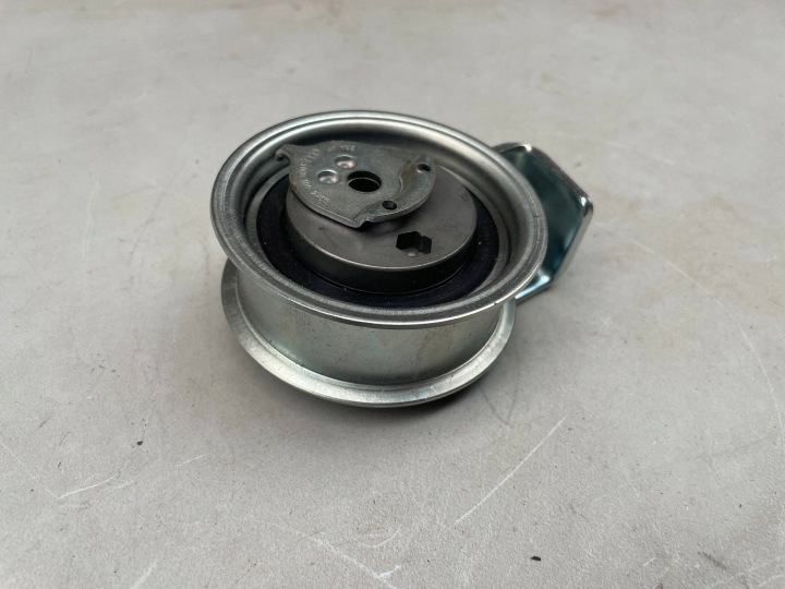adjuster of the gear AUDI A4 S4 B8 8K 06B109243E original @A