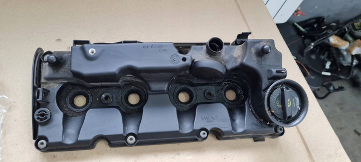 A4 B9 8W cover of valves of head 2.0 TDI 03L103469S A5 8W Q5 A6 VW AUDI