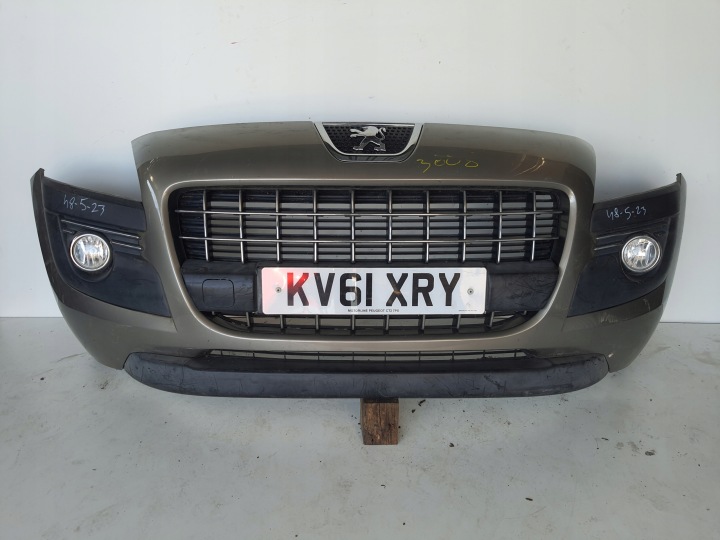 PEUGEOT 3008 T84 08-13 stoßstange