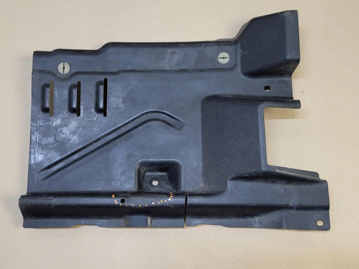 copertura GREMBIALINA Protezione Sottoscocca SCATOLA inferiore Destra posteriore VW MULTIVAN T5 T6 V VI OE 7E1825312