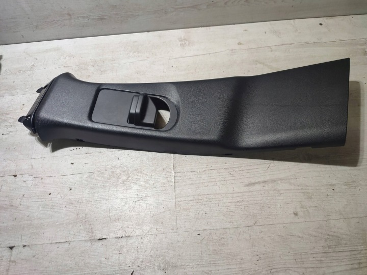 Mercedes-Benz GLA W156 2015 sinistra copertura GREMBIALINA superiore slupka / B
