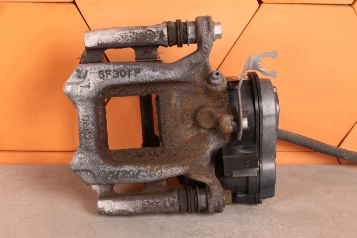 BMW F70 F74 U06 X1 U11 X2 U10 pinza freno freno sinistra posteriore 36/20/300 6891065