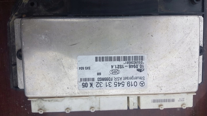 MERCEDES W210 E220 computer of the engine 0195453132 K05