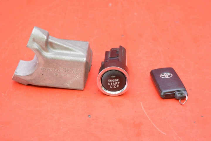 bouton START/STOP 2005DJ0924 TOYOTA YARIS 2 II 1.3 VVT-et 87 KM 05-09