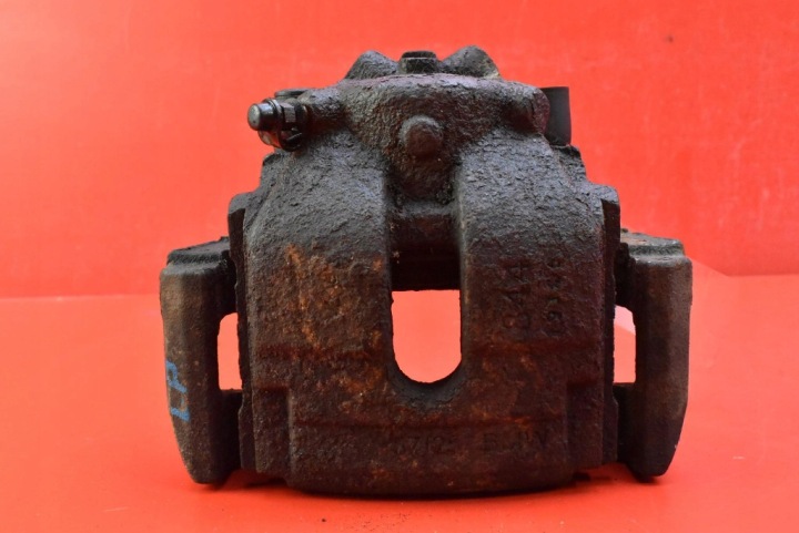 caliper brake left front BMW X3 E83 2.0 D 150 KM xDRIVE 06-10