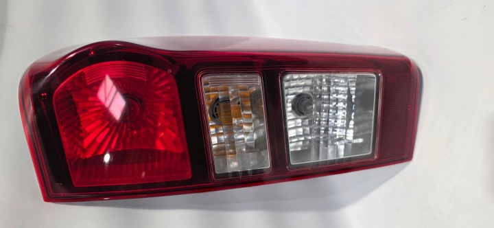 Feux phare Droite Arrière ISUZU D-MAX II 11-17 Original EUROPA