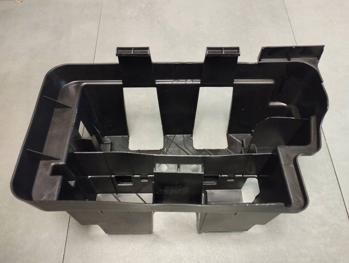 Mercedes-Benz GLE W166 bracket of spoiler cover A1665452640