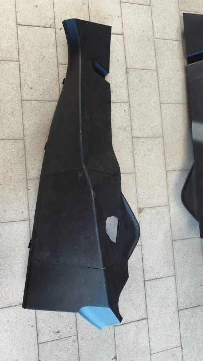 boční SLUPKA obal strana pravá Renault Megane V E-Tech 769360981R